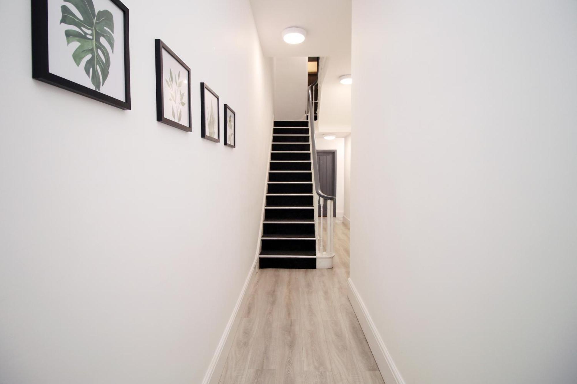 סוואנסי Fully Equipped Kitchen, Parking, City Centre מראה חיצוני תמונה