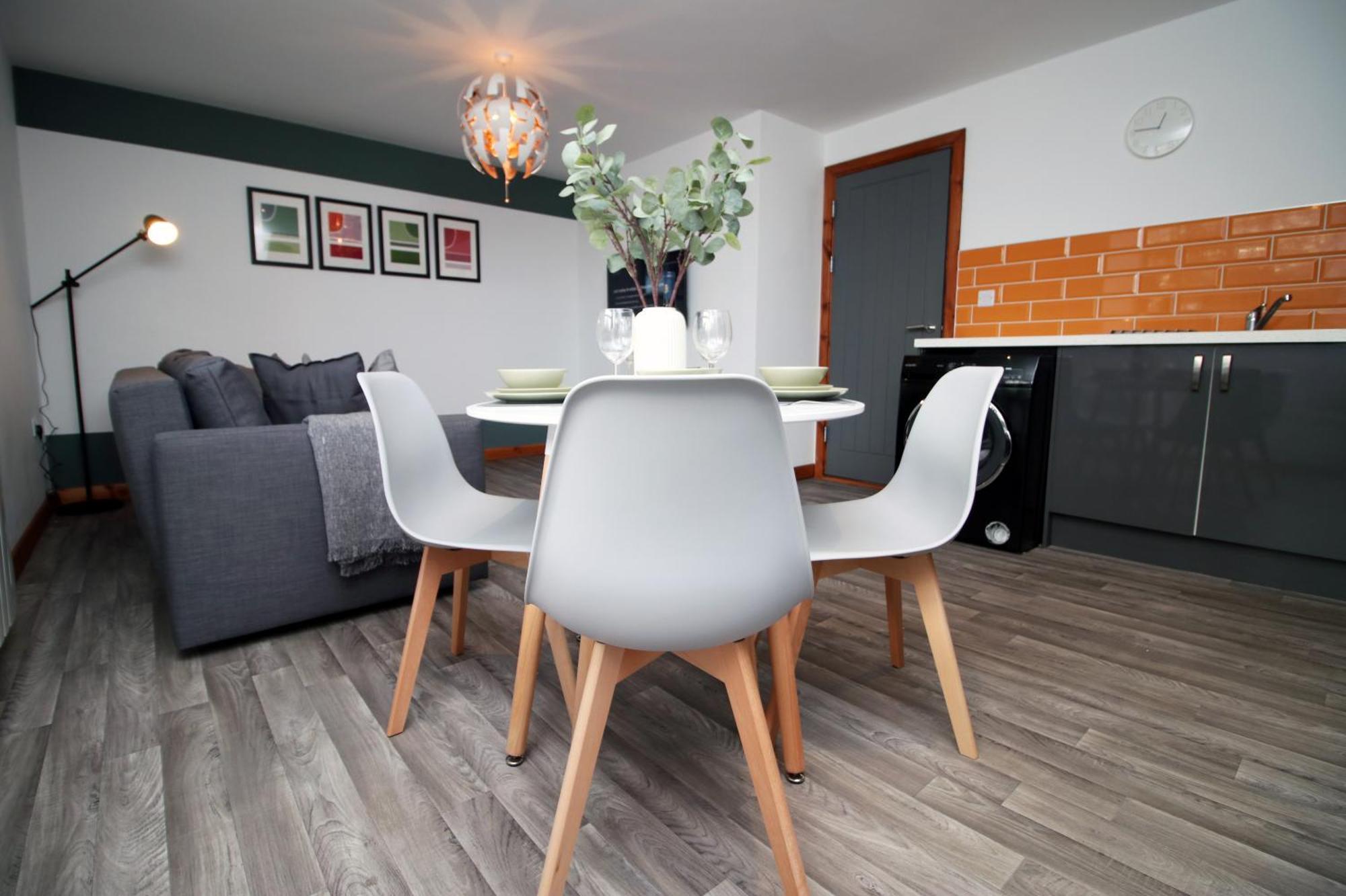 סוואנסי Fully Equipped Kitchen, Parking, City Centre מראה חיצוני תמונה