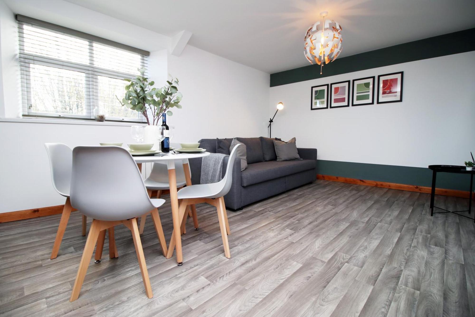 סוואנסי Fully Equipped Kitchen, Parking, City Centre מראה חיצוני תמונה