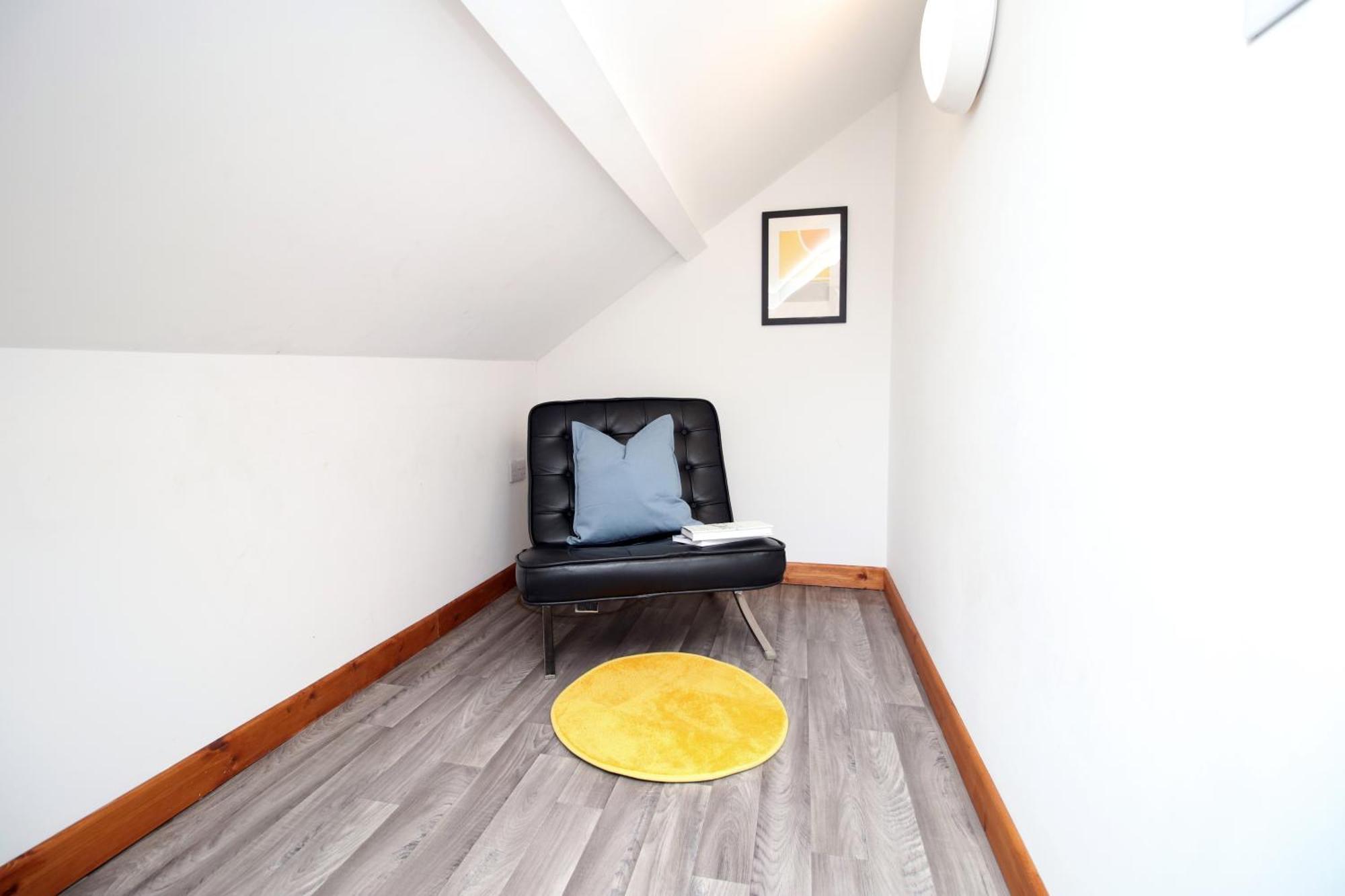 סוואנסי Fully Equipped Kitchen, Parking, City Centre מראה חיצוני תמונה