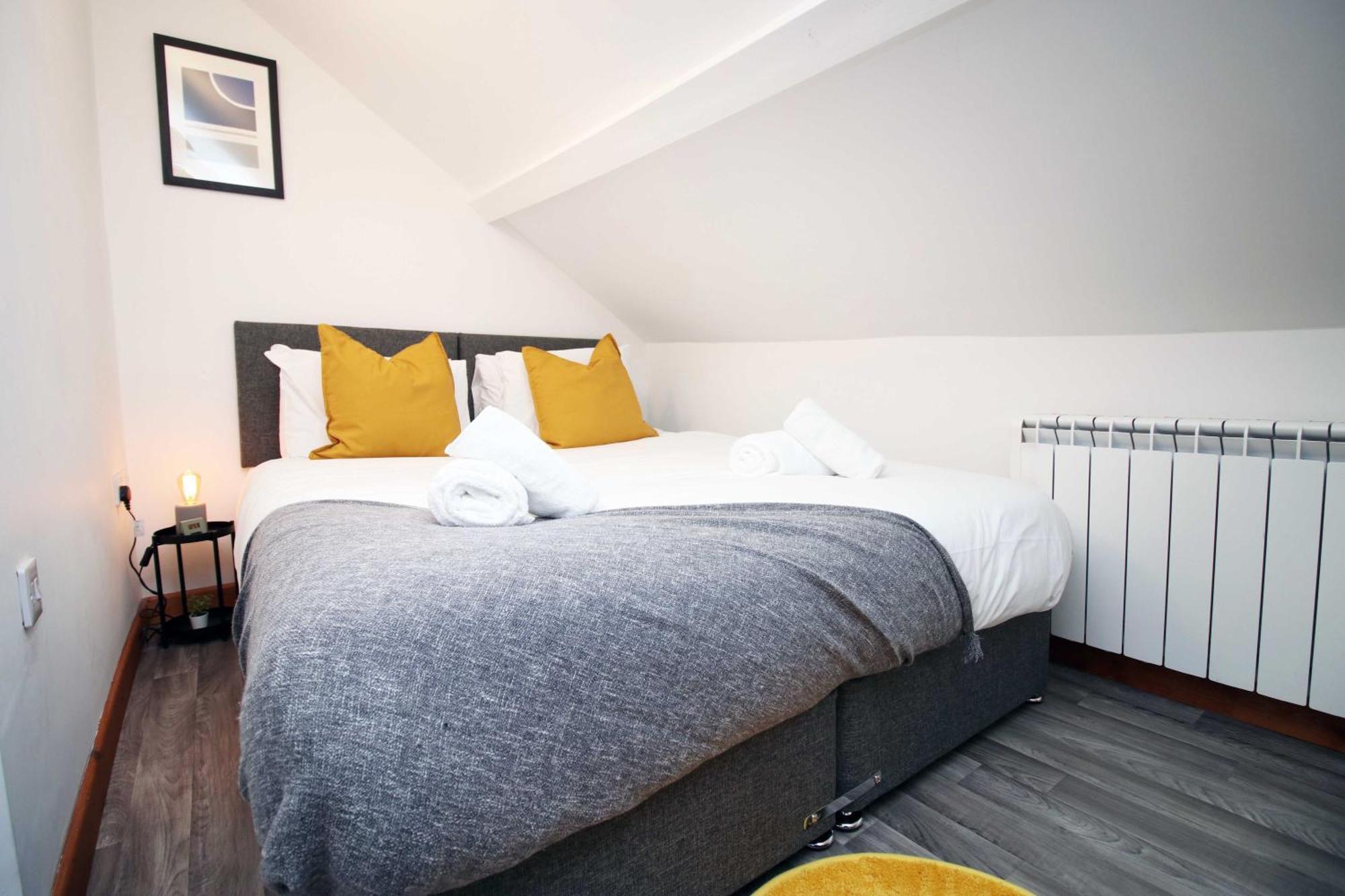 סוואנסי Fully Equipped Kitchen, Parking, City Centre מראה חיצוני תמונה