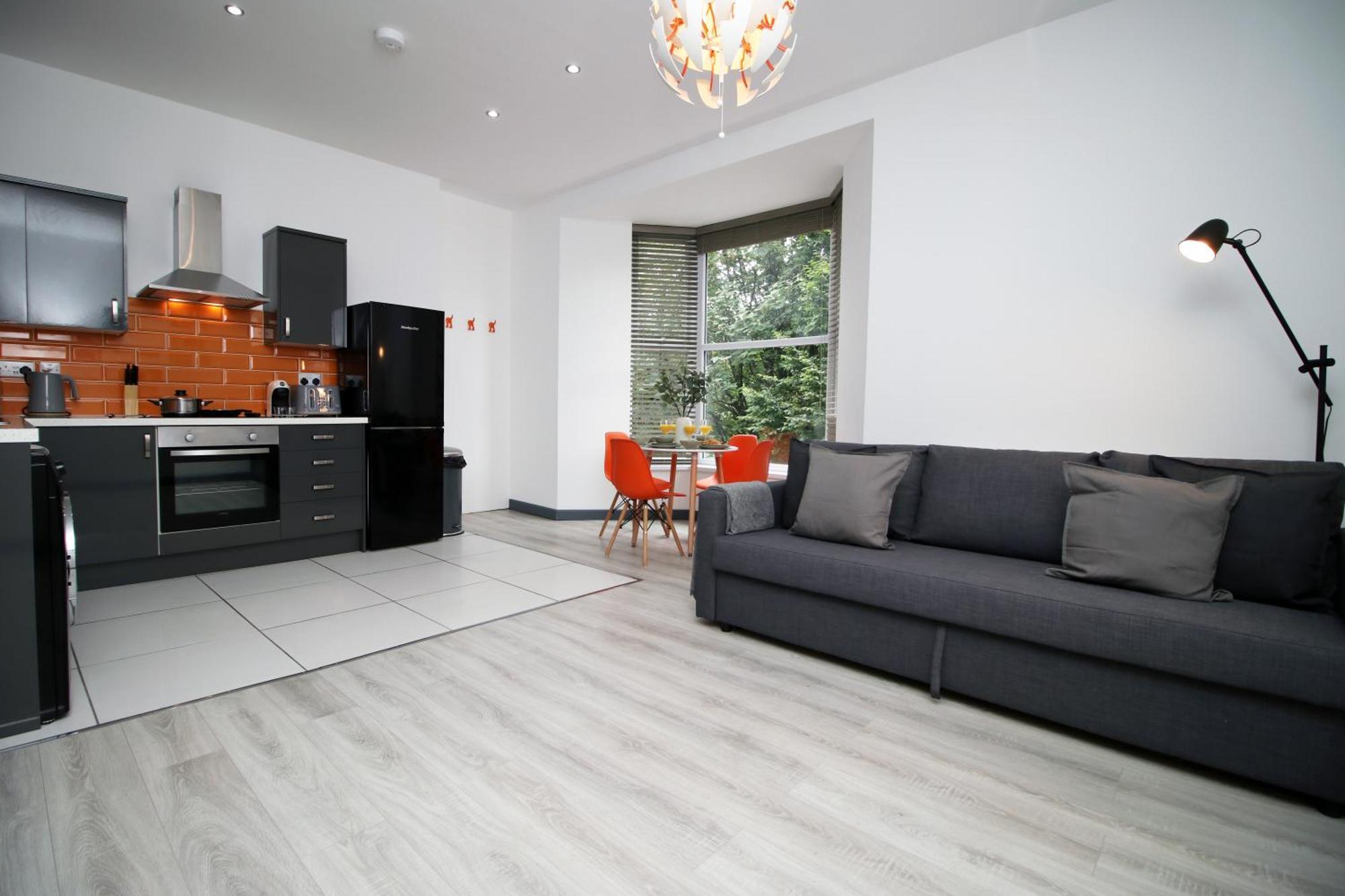 סוואנסי Fully Equipped Kitchen, Parking, City Centre מראה חיצוני תמונה