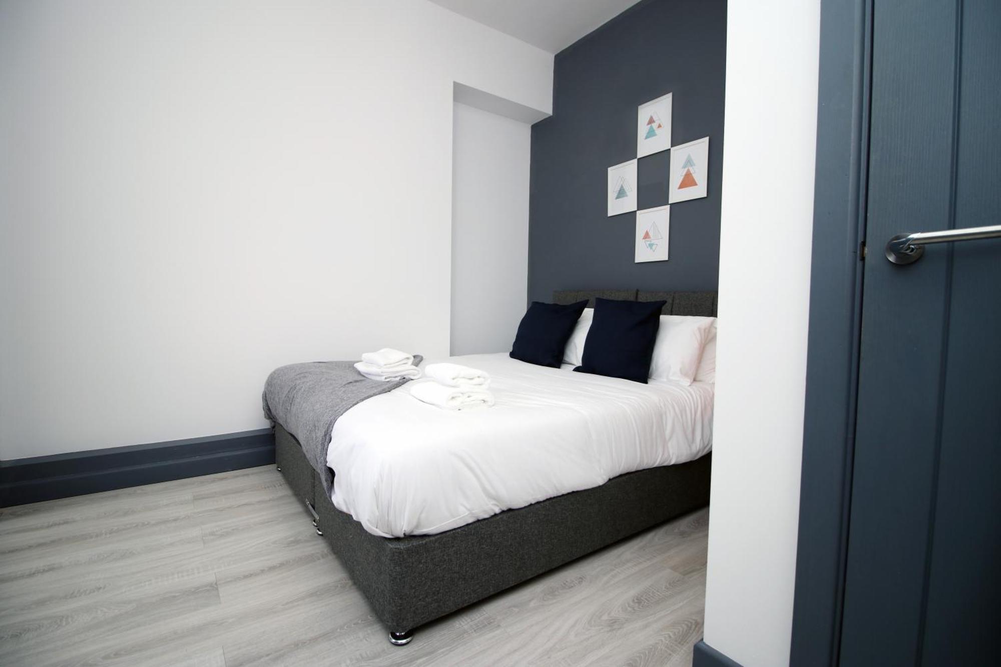 סוואנסי Fully Equipped Kitchen, Parking, City Centre מראה חיצוני תמונה