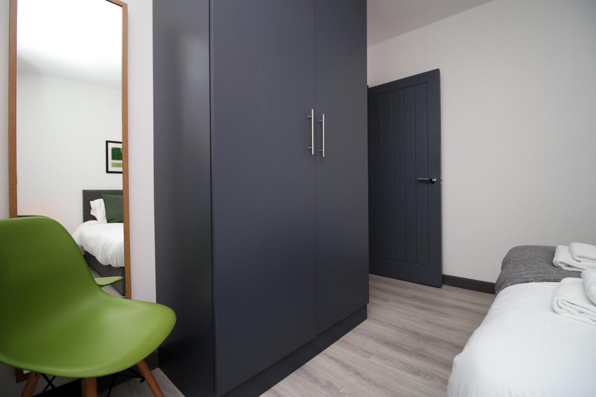 סוואנסי Fully Equipped Kitchen, Parking, City Centre מראה חיצוני תמונה