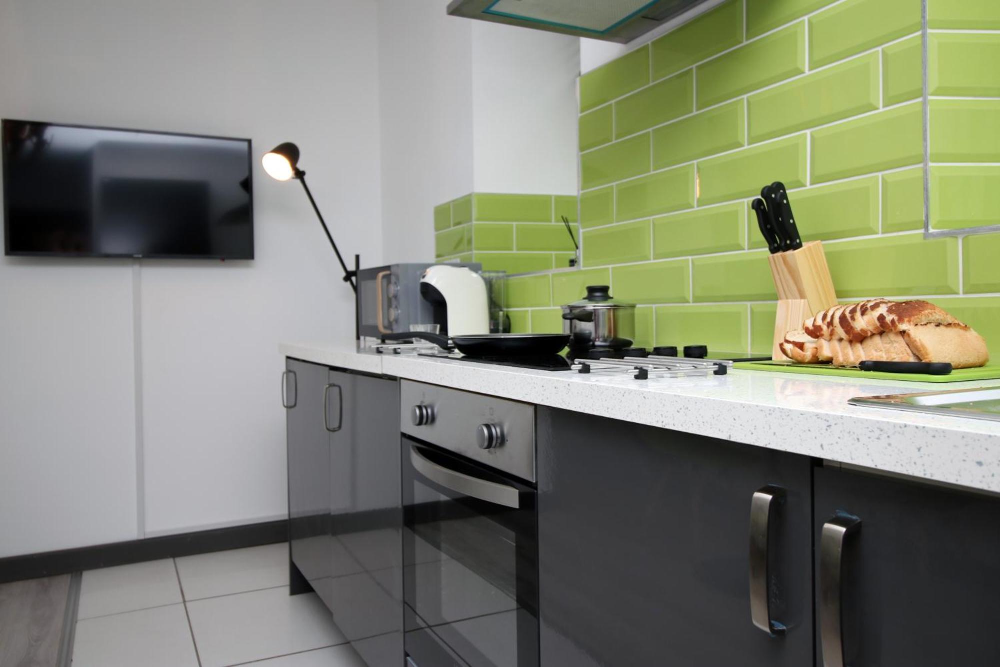 סוואנסי Fully Equipped Kitchen, Parking, City Centre מראה חיצוני תמונה