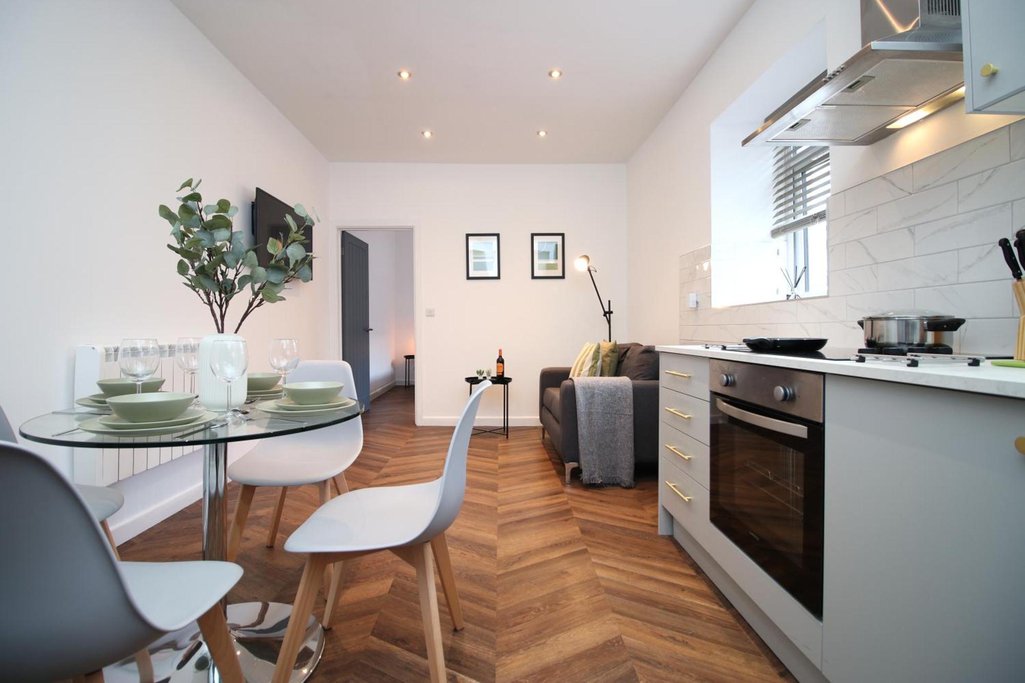 סוואנסי Fully Equipped Kitchen, Parking, City Centre מראה חיצוני תמונה