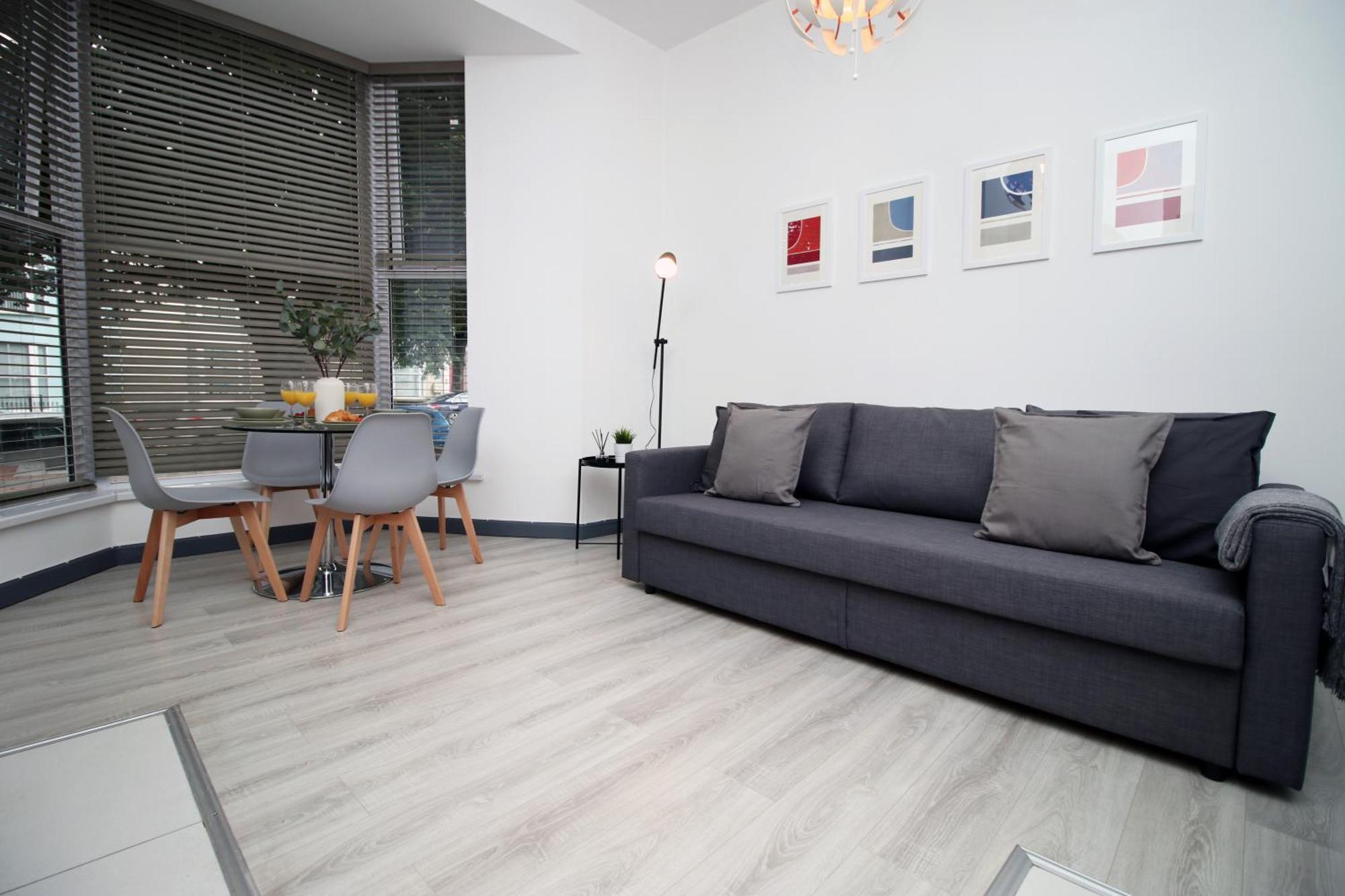 סוואנסי Fully Equipped Kitchen, Parking, City Centre מראה חיצוני תמונה