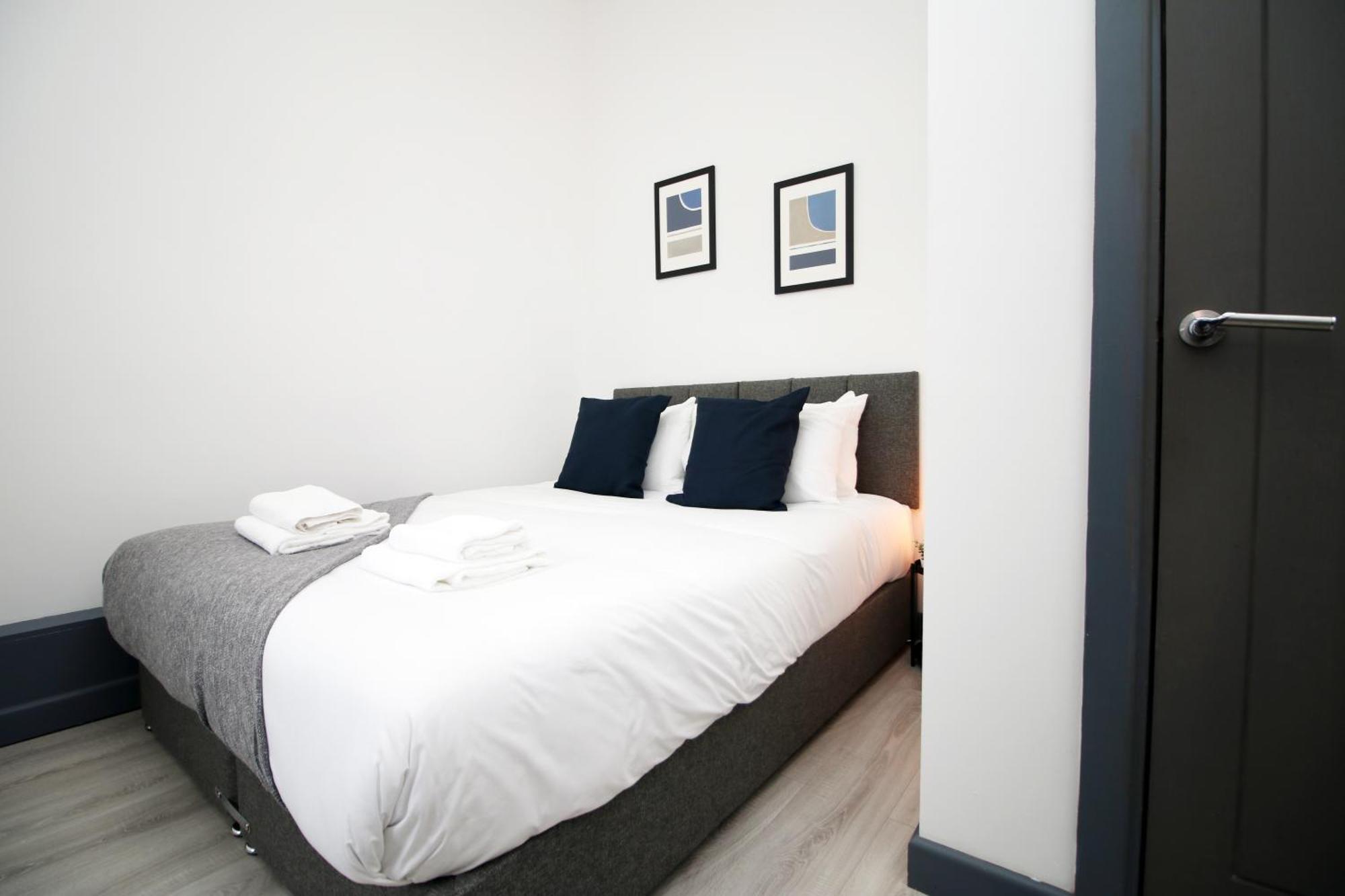 סוואנסי Fully Equipped Kitchen, Parking, City Centre מראה חיצוני תמונה