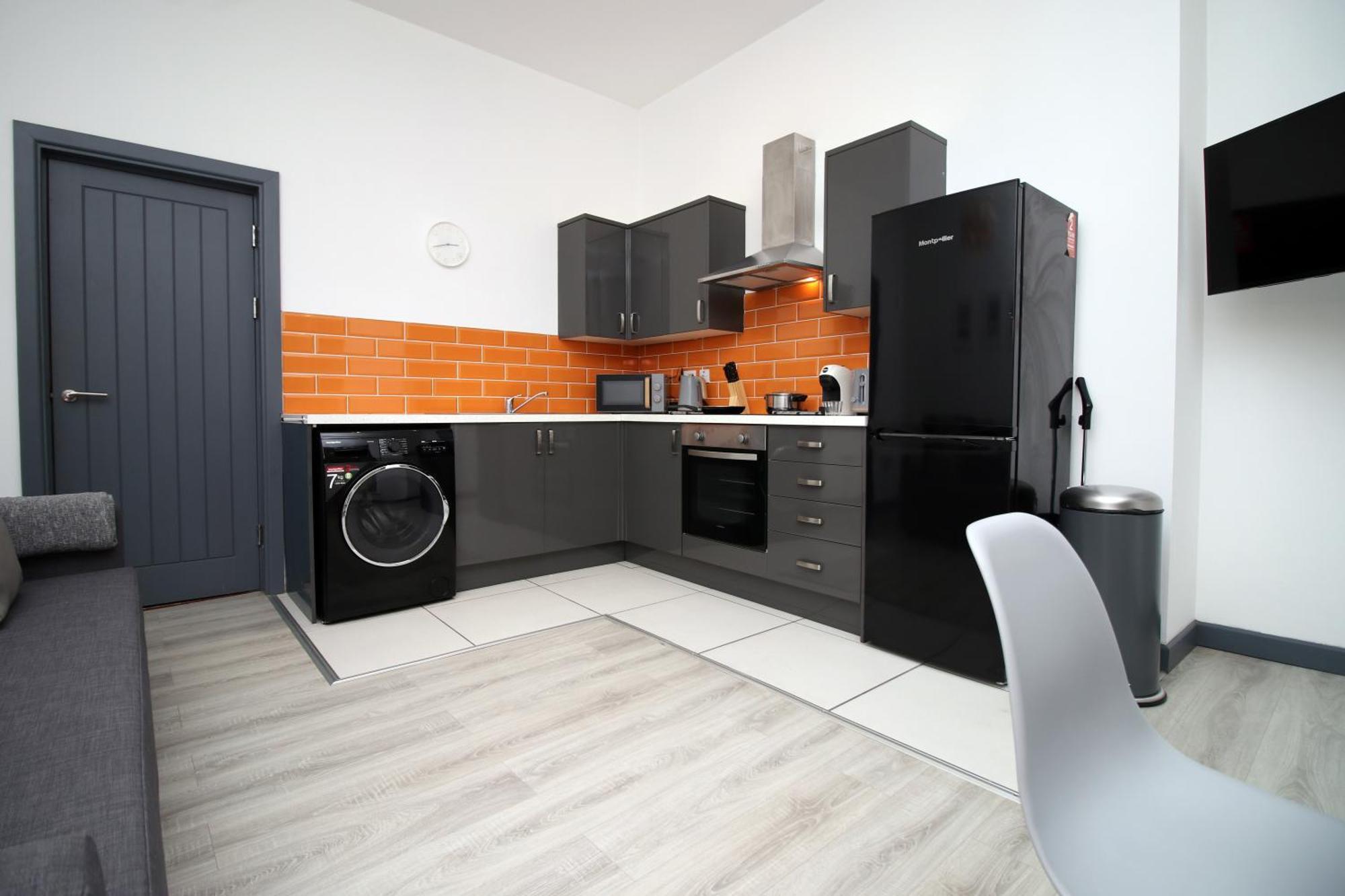 סוואנסי Fully Equipped Kitchen, Parking, City Centre מראה חיצוני תמונה